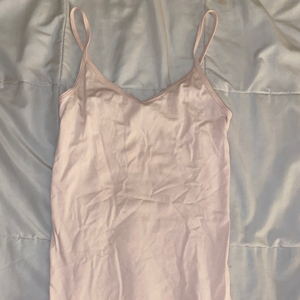 BUNDLE- 4 tank tops!